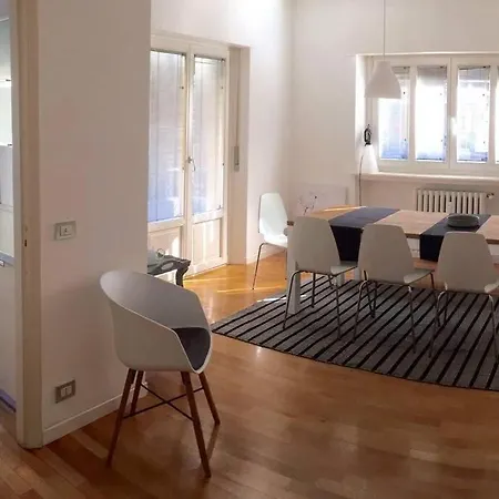 120 Mq. Nel Centro Storico Di Aosta